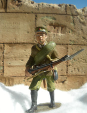 COLLECTION SOLDATS: FANTASSIN RUSSE en Progression à TANNENBERG , 1914 , no 5