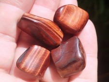 LOT DE 4 GALETS D' OEIL DE TAUREAU 20-30mm, 34g