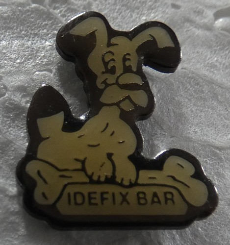 Petit pin asterix chien - asterix,