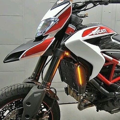 Ducati hypermotard 821 - ducati,