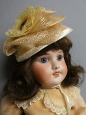 Poupée ancienne: Très jolie
