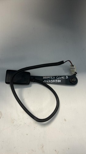 Attache ceinture avant - , gauche