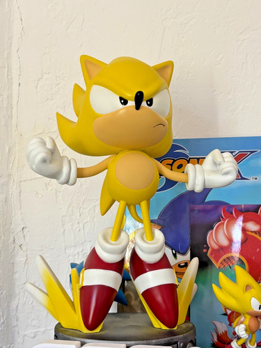 Super sonic statue - (f4f),