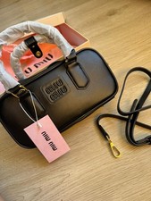 Sac Miu Miu noir modèle Arcade à bandoulière Neuf avec étiquette 