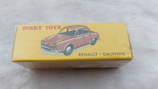 M8 Dinky Toys 24E - RENAULT