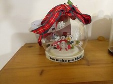 boule de Noël ornement Disney Daisy et Minnie avec bonhomme de neige neuf