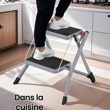 Escabeau Pliant 2 Marches Acier 150kg Sécurité Antidérapant Compact Maison