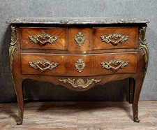 Commode sauteuse galbée style Louis XV en marquéterie vers 1880