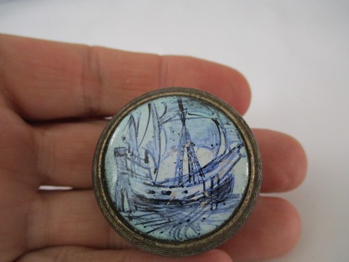 Ancien pilulier bateau - , en