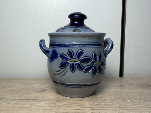 Petit pot couvert - , grès