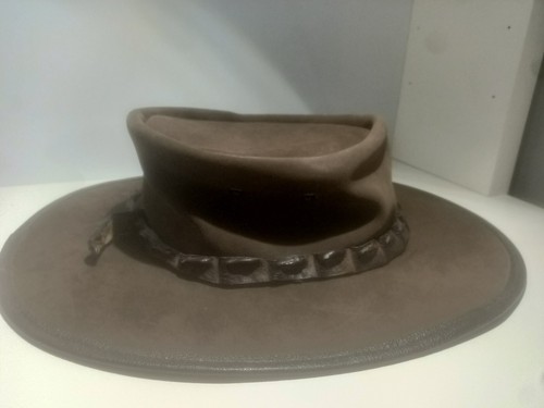 Chapeau cuir cowboy - en,
