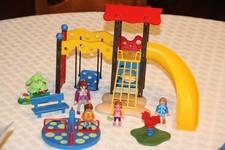 PLAYMOBIL PARC  JEUX TOBBOGAN TOURNIQUET BALANCOIRE FIGURINES
