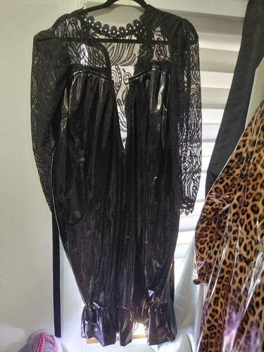 Robe vinyle dentelle - robe,