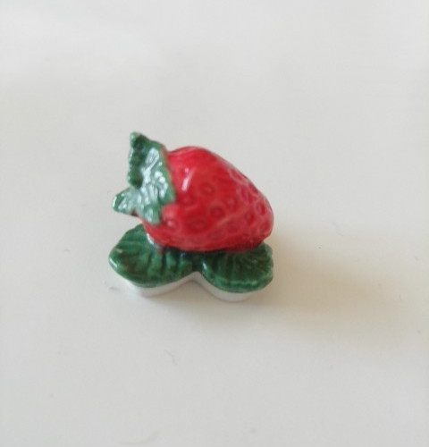 Feve fraise fruit - -, fève