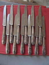 ++"526.21"  12 COUTEAUX DE