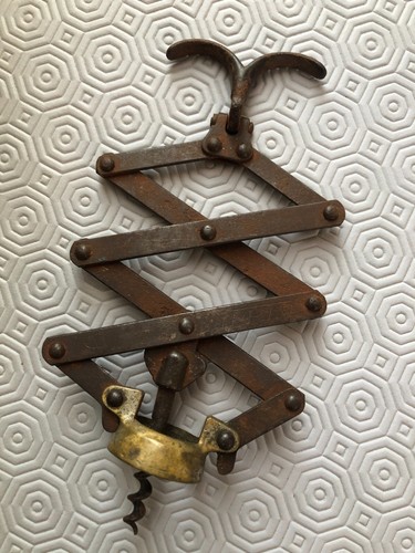 Ancien tire bouchon fer zig