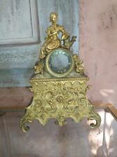 Pendule en bronze doré Femme à l'éventail sans mouvement caisse seul XIX ème *