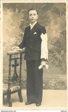 Carte Photo - Portrait - Enfant - Prie-Dieu - CPA - Etat pli visible - Voir Scan