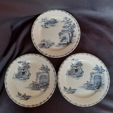 3 assiettes à dessert en faïence décor champêtre en bleu D. 21,3 cm