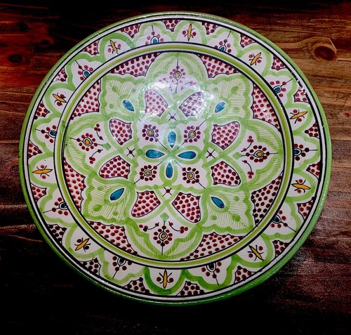 Grand plat tunisien peint - plat, à