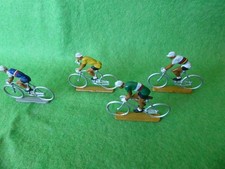 4 COUREURS ANCIENS  PLASTIQUE- STARLUX 1970- N° 2 TBE