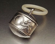 IMPORTANT HOCHET GRELOT EN