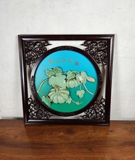 joli tableau asiatique avec cadre en bois et porcelaine sculpté motif fruit et f