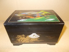 Boîte à musique bijoux vintage Japon 70 ' – Laque noire. musique fonctionne