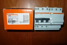 DISJONCTEUR DIFFERENTIEL TETRA 4POLE 20A 30mA AC, COURBE C MERLIN GERIN 20AMPERE