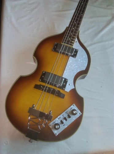 Guitare basse chapel style - chapel,