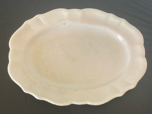 Plat ancien blanc émaillé - plat,