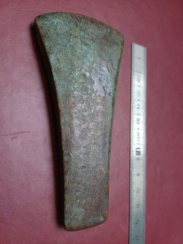 Hache bronze moulage - en,