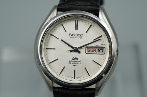 Presque comme neuve montre - *presque,