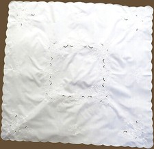 NAPPE BLANCHE EN FIL DE LIN 85