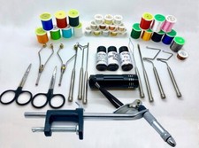 Cronos HQ Kit Montage de Mouches, Étau, Colle,Thread,Tinsel,Floss,Bobine,Ciseaux