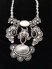 Handmade Pendant Choker Chunky