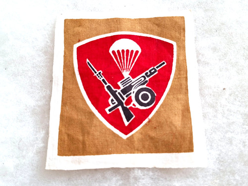 Insigne tissu militaire - un,
