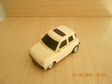 Voiture organisateur de bureau avec nombreux accessoires , règle plate, ciseaux 