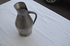 Pichet broc  vase Les étains