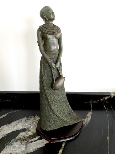 Ancienne sculpture femme