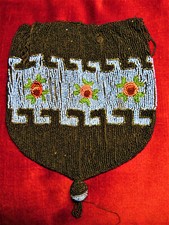 AUMONIERE SAC de BAL ART DECO BRODERIE de PERLES Verre Multicolore orné de ROSES