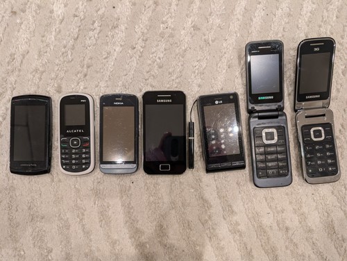 Lot téléphones anciens