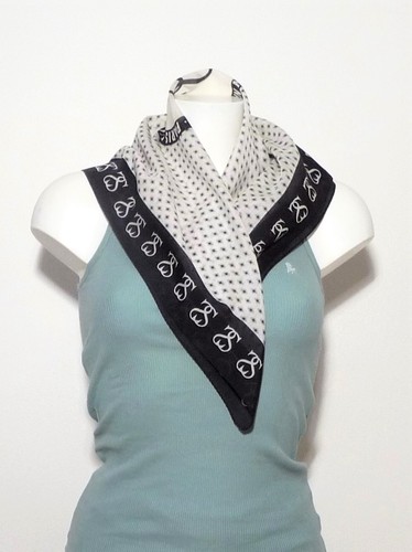 Foulard blanc et bleu - 🌼,