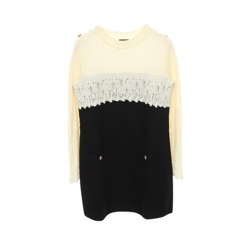 Robe contrastante bouton