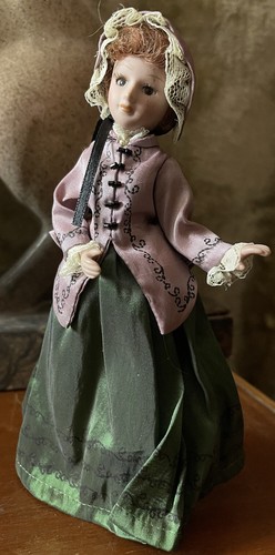 Petite poupée collection - poupée,