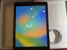 ipad 5th gen 32go 9,7" Space gray tres très bon état peu servi