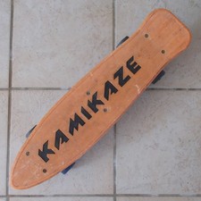 Ancien skate skateboard vintage Kamikaze Français 1980s orange plastique