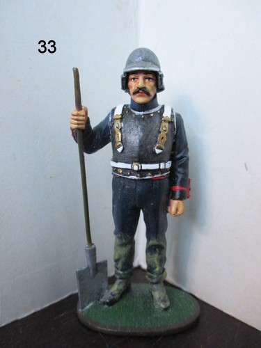 Figurine del prado - 1/32, 33