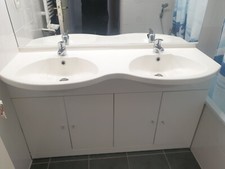 meuble salle de bain double vasque avec miroir 1,40 m de large avec 2 robinets