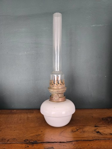 Ancienne lampe pétrole - À,